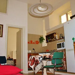 2* Nocleg ze śniadaniem House